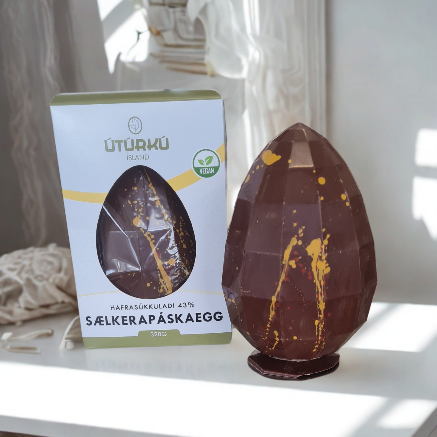 ÚTÚRKÚ páskaegg - VEGAN haframjólkursúkkulaði - 320g